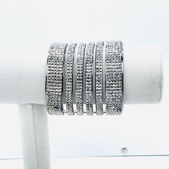 Nwot Multilayer Gunmetal/Black Sparkling Rhinestone Cuff Statement Bracelet - Picture 2 of 7